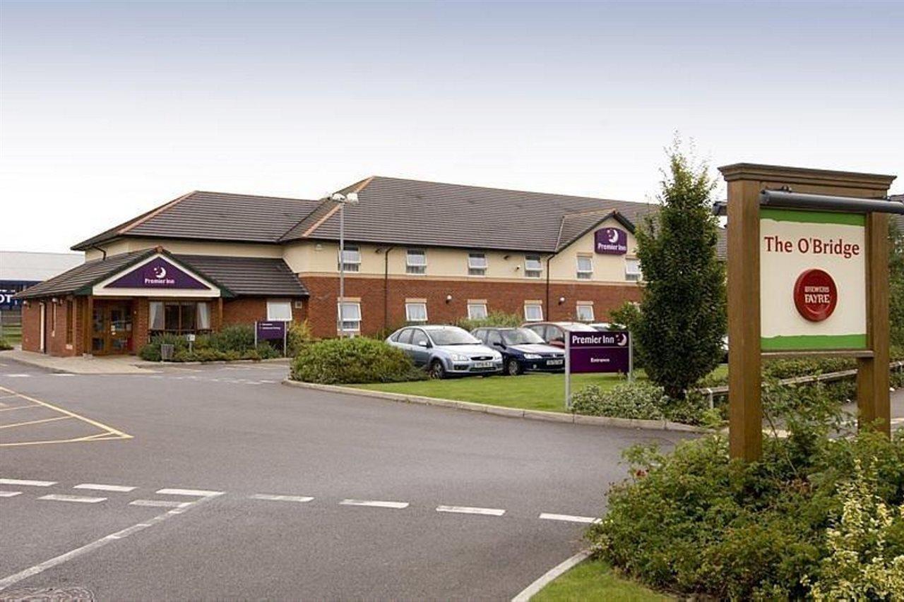 Premier Inn Taunton Central מראה חיצוני תמונה