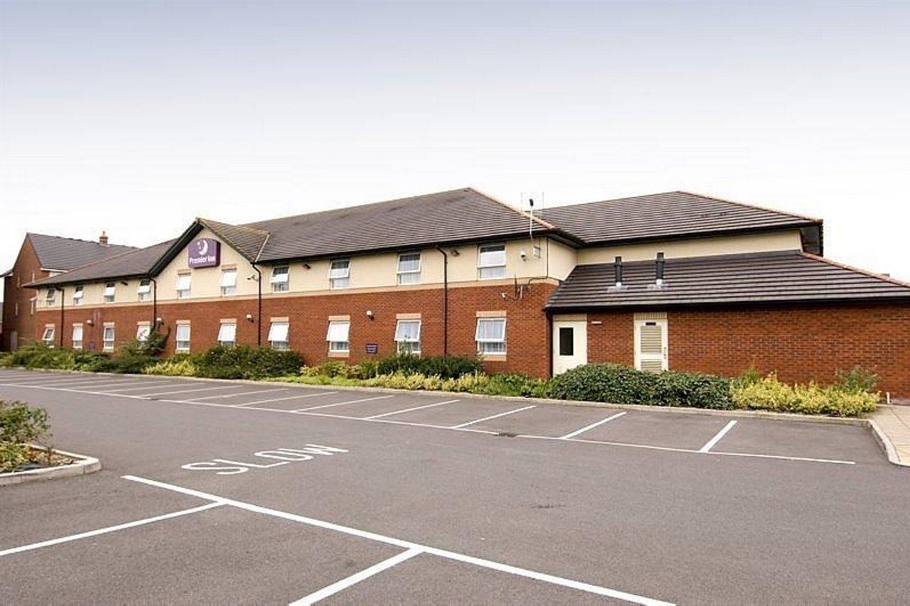 Premier Inn Taunton Central מראה חיצוני תמונה