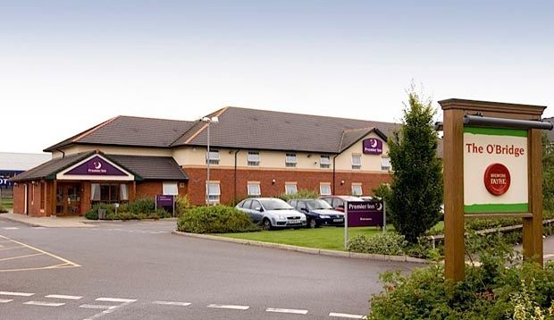 Premier Inn Taunton Central מראה חיצוני תמונה